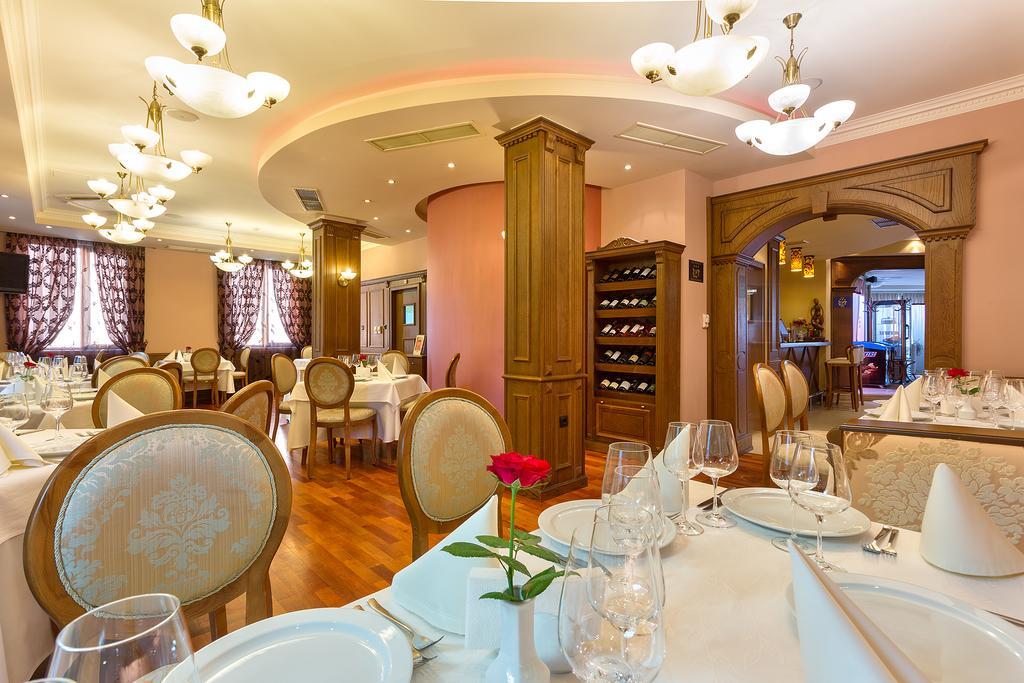 Hotel Club Central Hiszarja Kültér fotó