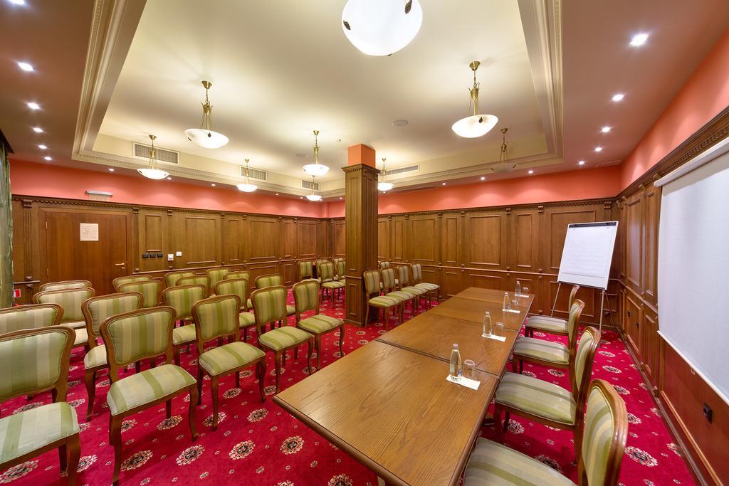 Hotel Club Central Hiszarja Kültér fotó